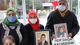 HDP İzmir İl Başkanlığı önündeki