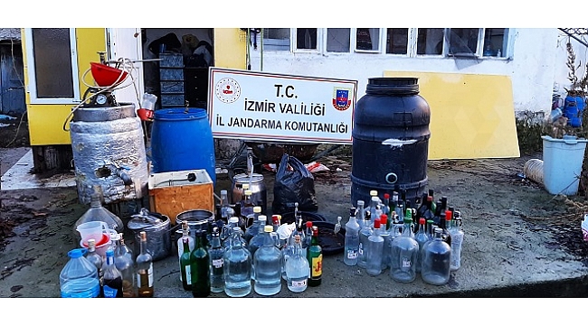 İzmir'de 365 litre sahte içki ele geçirildi