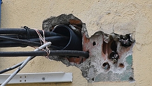 Kablo hırsızları mahalleyi internetsiz bıraktı