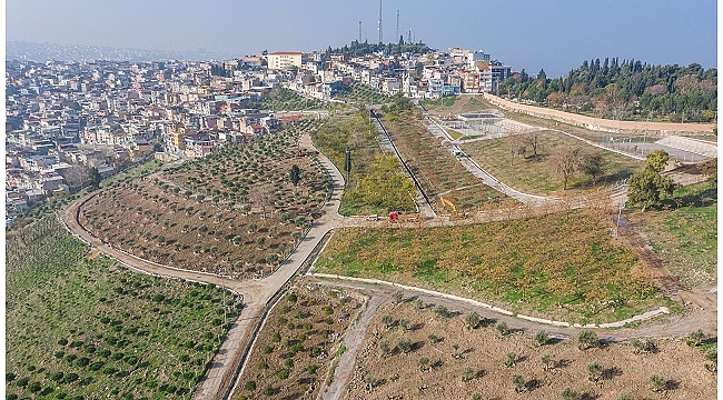 Kadifekale’yi bir de baharda görün
