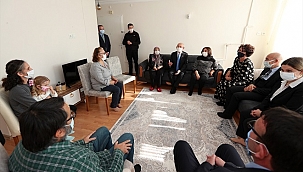 Kılıçdaroğlu, İzmir'deki depremin simge isimlerini ziyaret etti
