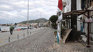 Koruma Kurulu'ndan Foça'daki kaldırım işgalinin kaldırılması kararı