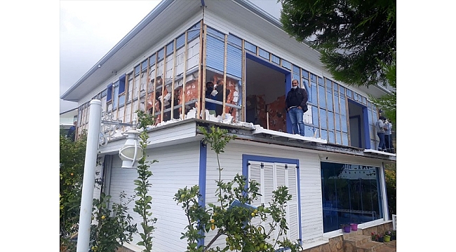 Marmaris'te imara aykırı binalar yıkılıyor