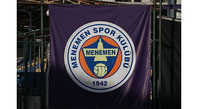 Menemenspor'da bir grup taraftardan Tahir Şahin'e tepki
