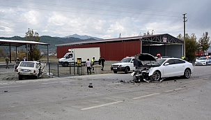 Muğla'da iki otomobil çarpıştı: 1 ölü