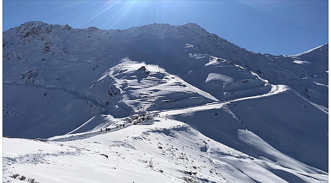 Şemdinli'de çığ altında kalan askerin naaşına ulaşıldı