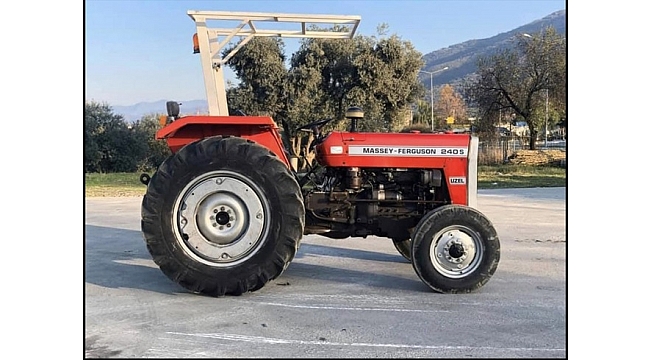 Traktör hırsızlığıyla ilgili gözaltına alınan 5 zanlı tutuklandı