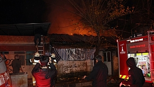 Yangında müstakil ev kullanılmaz hale geldi