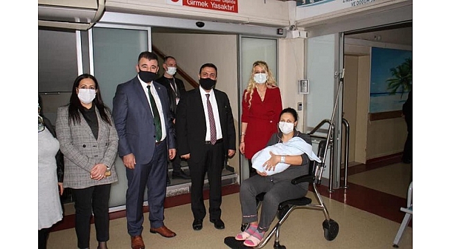 Başdaş’tan yılın ilk bebeklerine ziyaret 