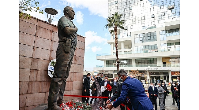 İzmir Adliyesi çalışanları, şehit polis Fethi Sekin'i unutmadı
