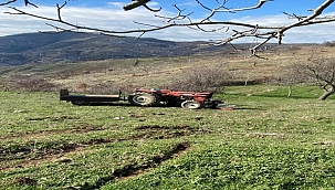 İzmir'de devrilen traktörün altında kalan kişi yaşamını yitirdi