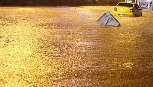 İzmir'de dünkü sağanakta 212 iş yeri ve haneyi su bastı