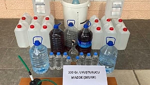 İzmir'de kaçak içki ve uyuşturucu satışına 1 tutuklama