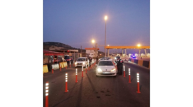 İzmir'deki huzur uygulamasında aranan 39 şüpheli yakalandı