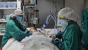 Türkiye'de 10 bin 220 kişinin Kovid-19 testi pozitif çıktı