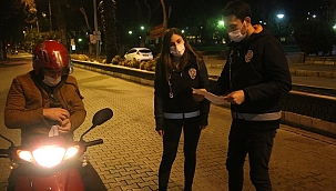 Yeni evli polis çift, 2021'e birlikte nöbet tutarak girdi