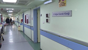 Ambulans uçakla İzmir'e getirilen Vanlı hastanın yüzü artık gülüyor
