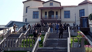 Bakanı Soylu, yapımı devam eden Adnan Menderes Demokrasi Müzesi'ni inceledi