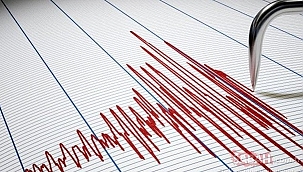 İzmir'de deprem fırtınası.Yine 5.2 şiddetinde sallandı