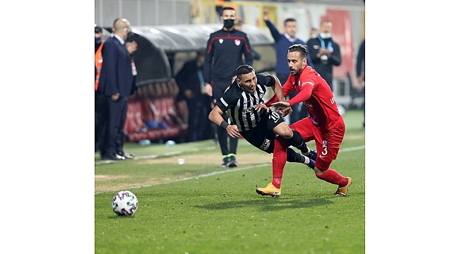 İzmir derbisinde kazanan Altınordu oldu