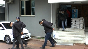 - İzmir merkezli silah kaçakçılığı yapan suç örgütüne operasyon: 9 kişi tutuklandı