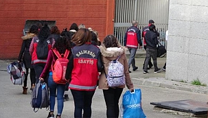 'Jigolo' vaadiyle 100 erkeği dolandıran çete, eş zamanlı operasyonla çökertildi