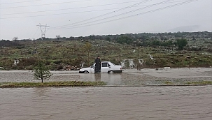 Manisa'da araçlar yolda kaldı