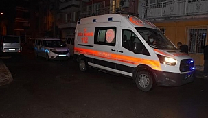 Misafirliğe gittiği evde iki kişinin silahlı saldrısına uğradı