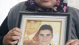 Oğlunun peşinde olan yüreği yanık anne