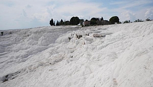 Pamukkale'de turizmciler, 2021'den umut