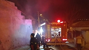 Yangına müdahale eden itfaiye eri darbedildi