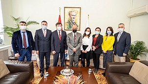 Başkan Soyer TÜRKSOY Genel Sekreteri Düsen Kaseinov’u ağırladı