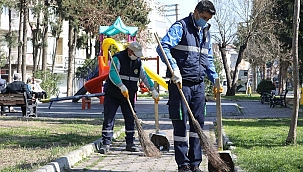 Buca’nın parklarında bahar temizliği