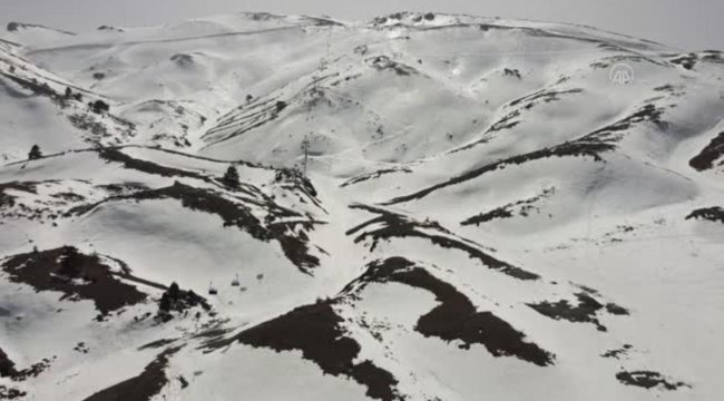 Denizli Kayak Merkezi 20 günde yaklaşık 100 bin ziyaretçiyi ağırladı