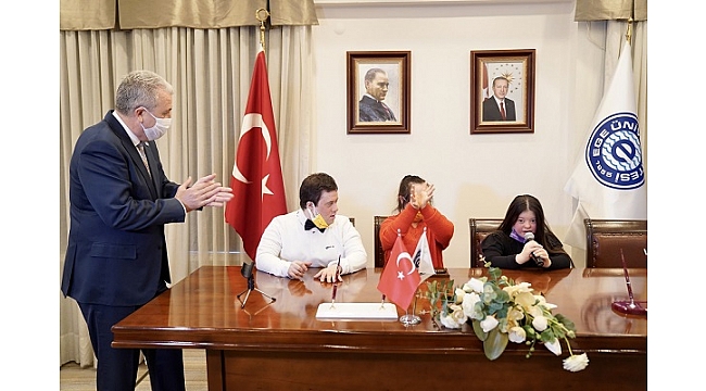 Down Sendromlu çocukları makamında ağırladı