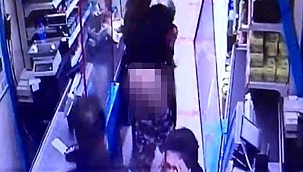Hırsızlık yapan kadın, yakalanacağını anlayınca çareyi soyunmakta buldu