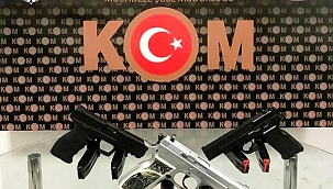 Kütahya'da bir araçta 3 ruhsatsız tabanca ele geçirildi