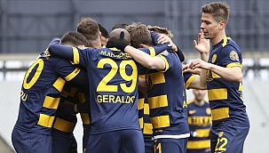MKE Ankaragücü İstanbul'dan 3 puanla ayrıldı