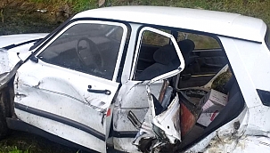 Susurluk'ta beton mikseri ile otomobil kaza yaptı