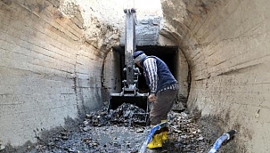 Temizlenen sulama kanalından 137 kamyon atık çıktı