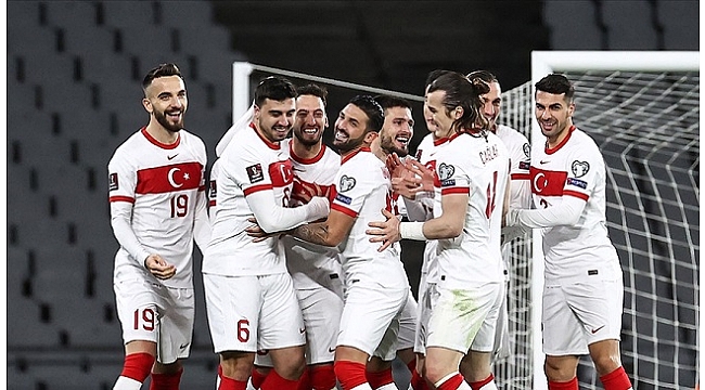 Türkiye-Letonya maçı seyircili oynanacak