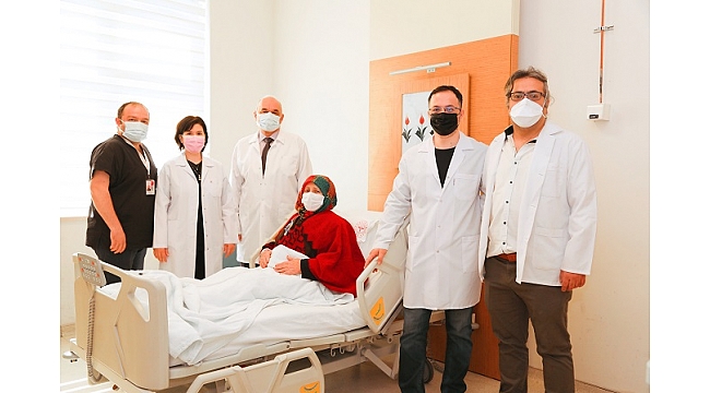 70 Yaşındaki Hasta Aynı Anda 3 Farklı Kanserden Kurtuldu
