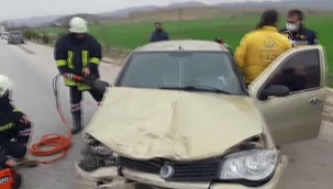 Afyonkarahisar'da iki otomobil çarpıştı: 5 yaralı