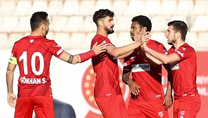 Boluspor'da iki futbolcu ile yollar ayrıldı