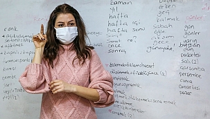 Buca’nın iletişim engelini kaldıran kursu