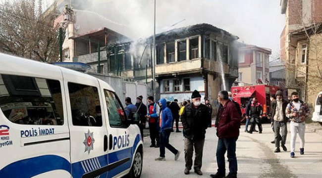 Bursa&#039;da metruk binada çıkan yangın söndürüldü