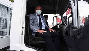 Kemalpaşa’ya 5 Yeni Çöp Kamyonu