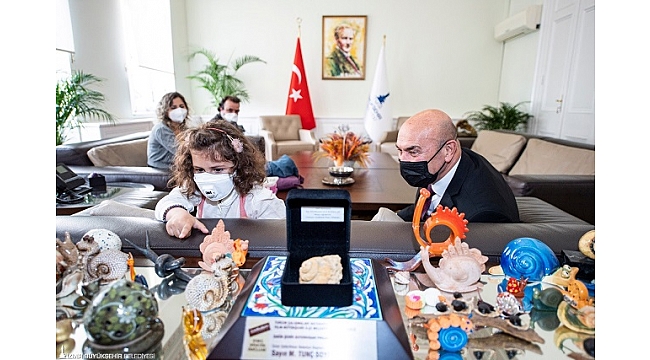 Öykü Arin’den Başkan Soyer'e teşekkür ziyareti
