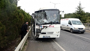 Servislerin karıştığı zincirleme kazada can pazarı yaşandı; 9 yaralı