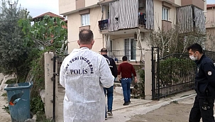 Tartışma sırasında kendisine silah doğrultan babasını defalarca bıçakladı